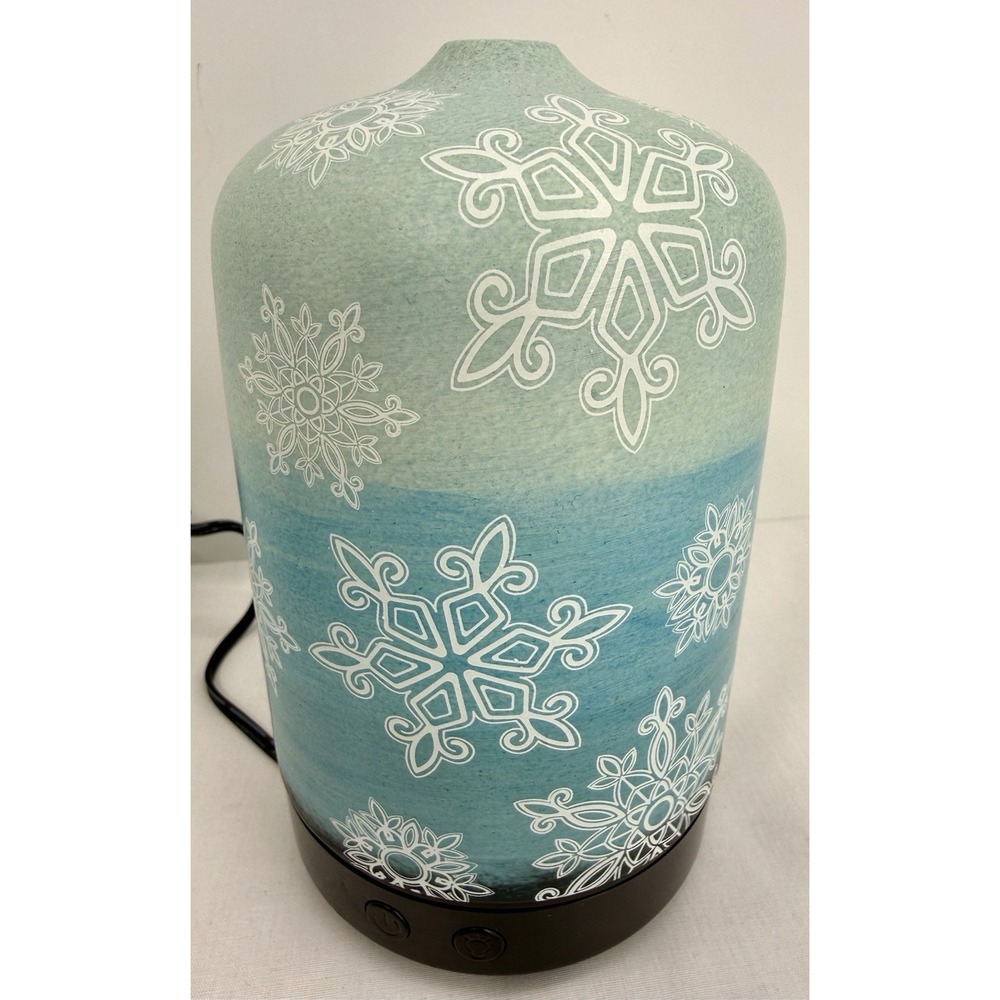 Ceramic Oil‎ Diffuser Blue Snowflake Aromatherapy Lamp 16 Colors LED 6in EUC